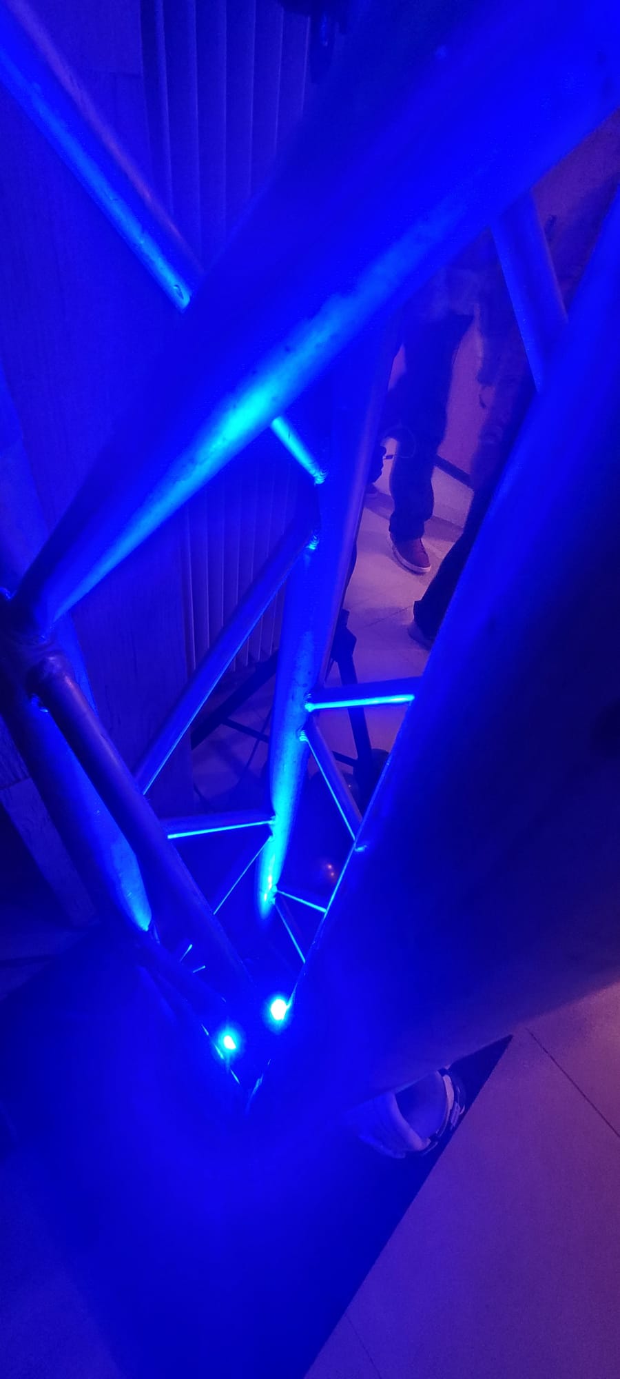 Event-Impression: Technik-Setup mit Licht (13)