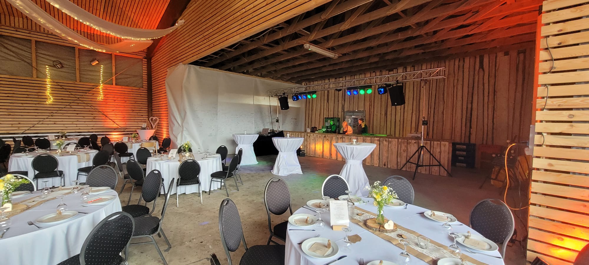 Event-Impression: Weitwinkelaufnahme einer Location (10)